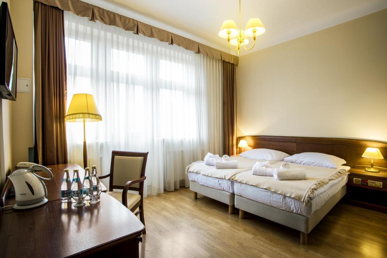Polonia Otel Kudowa-Zdroj Dış mekan fotoğraf