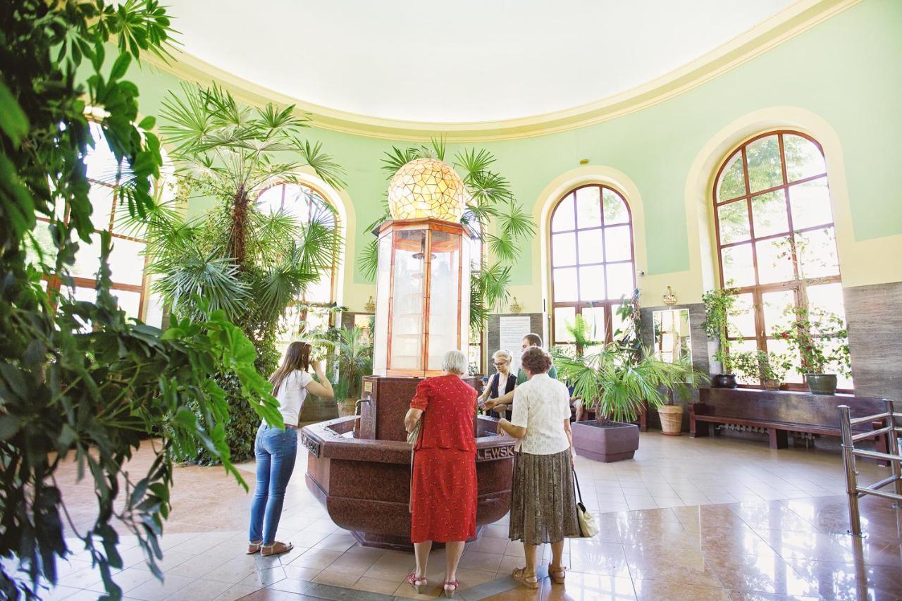 Polonia Otel Kudowa-Zdroj Dış mekan fotoğraf